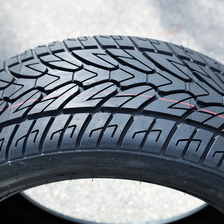 285/45/R22 Passenger All Season Tire 114 V XL Fullway HS266