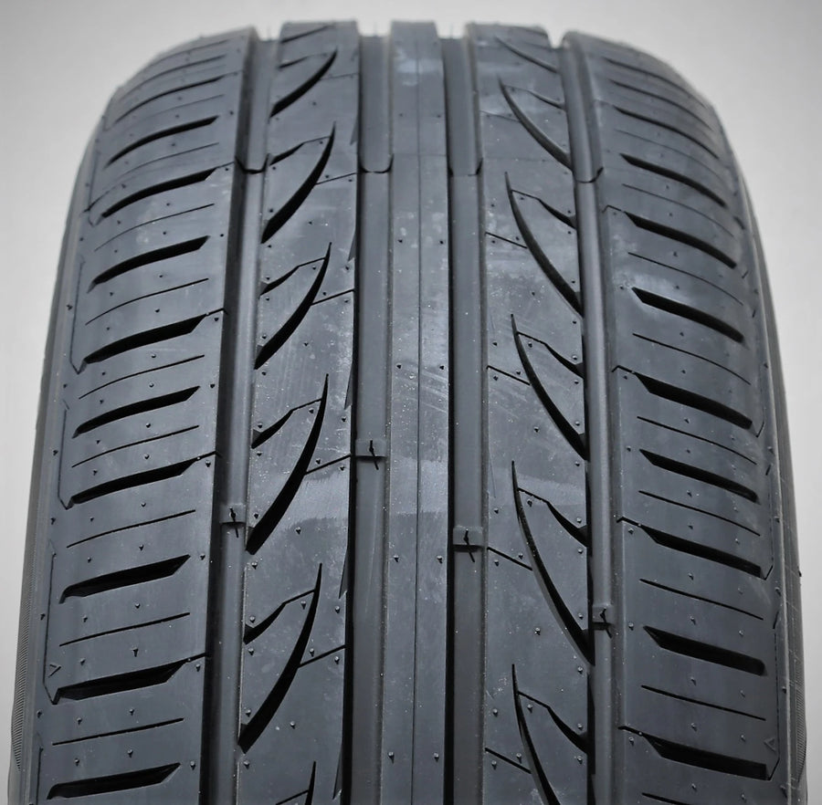255/45/ZR18 Passenger All Season Tire 99 W Landgolden LG27 (Set of 2)