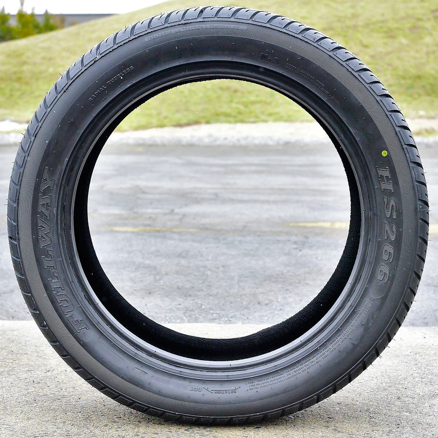 285/45/R22 Passenger All Season Tire 114 V XL Fullway HS266