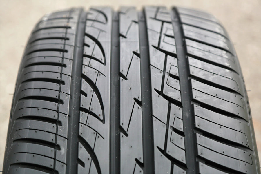 275/35/R24 Passenger All Season Tire 105 W XL Landgolden LGS87