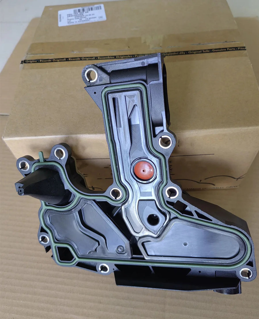 Engine Oil Separator PCV Valve with Gasket for Audi A4/A5/Q3/Q5