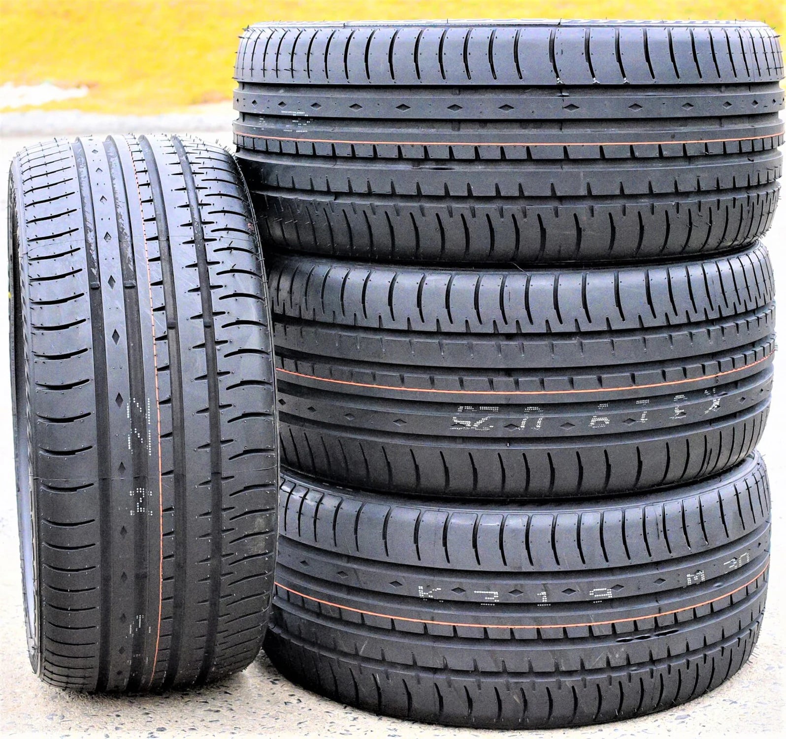 255/40/ZR20 Passenger All Season Tire 101 Y XL Accelera Phi (Set of 4)