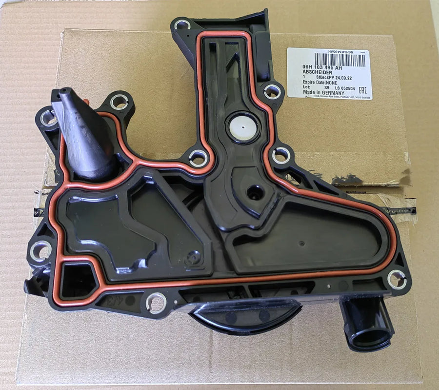 Engine Oil Separator PCV Valve for Volkswagen Passat & Audi A4/Q5 2.0T