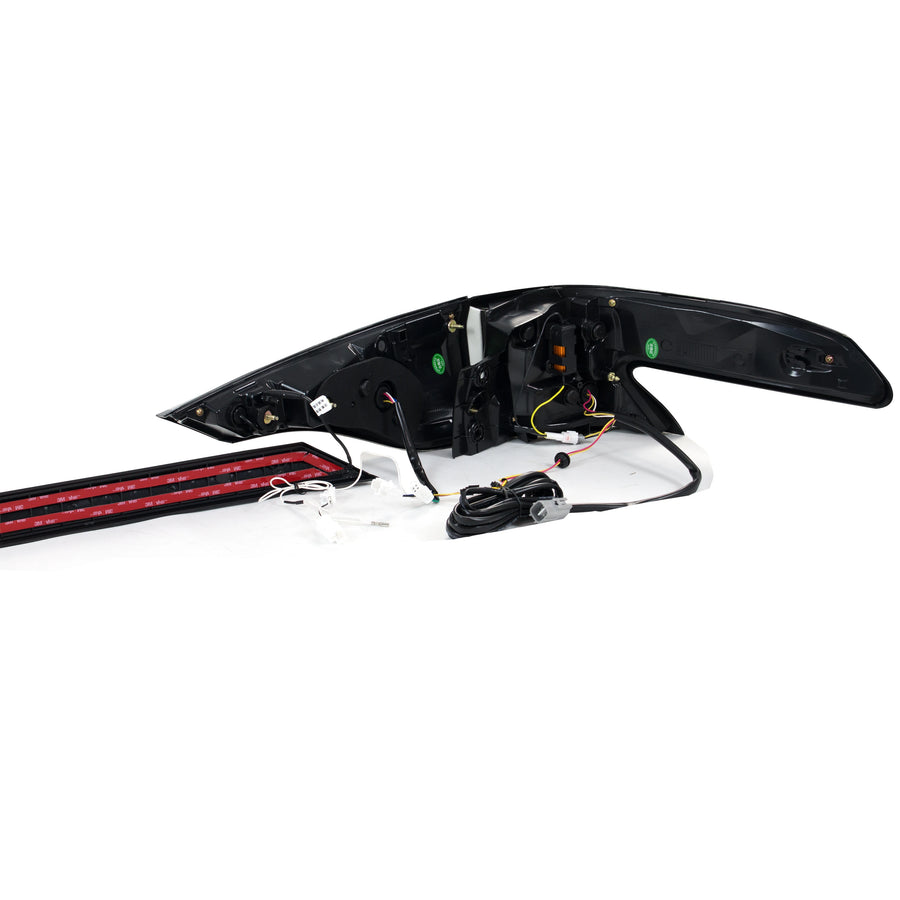Toyota Sienna LED Tail Light Set with Center Lamp – 2021–2025