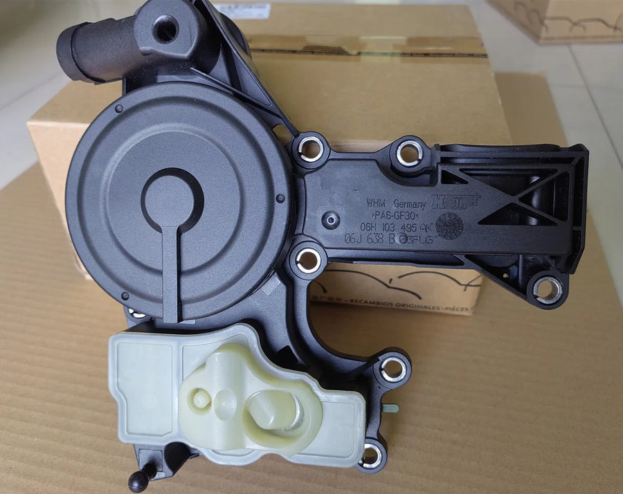 Engine Oil Separator PCV Valve with Gasket for Audi A4/A5/Q3/Q5